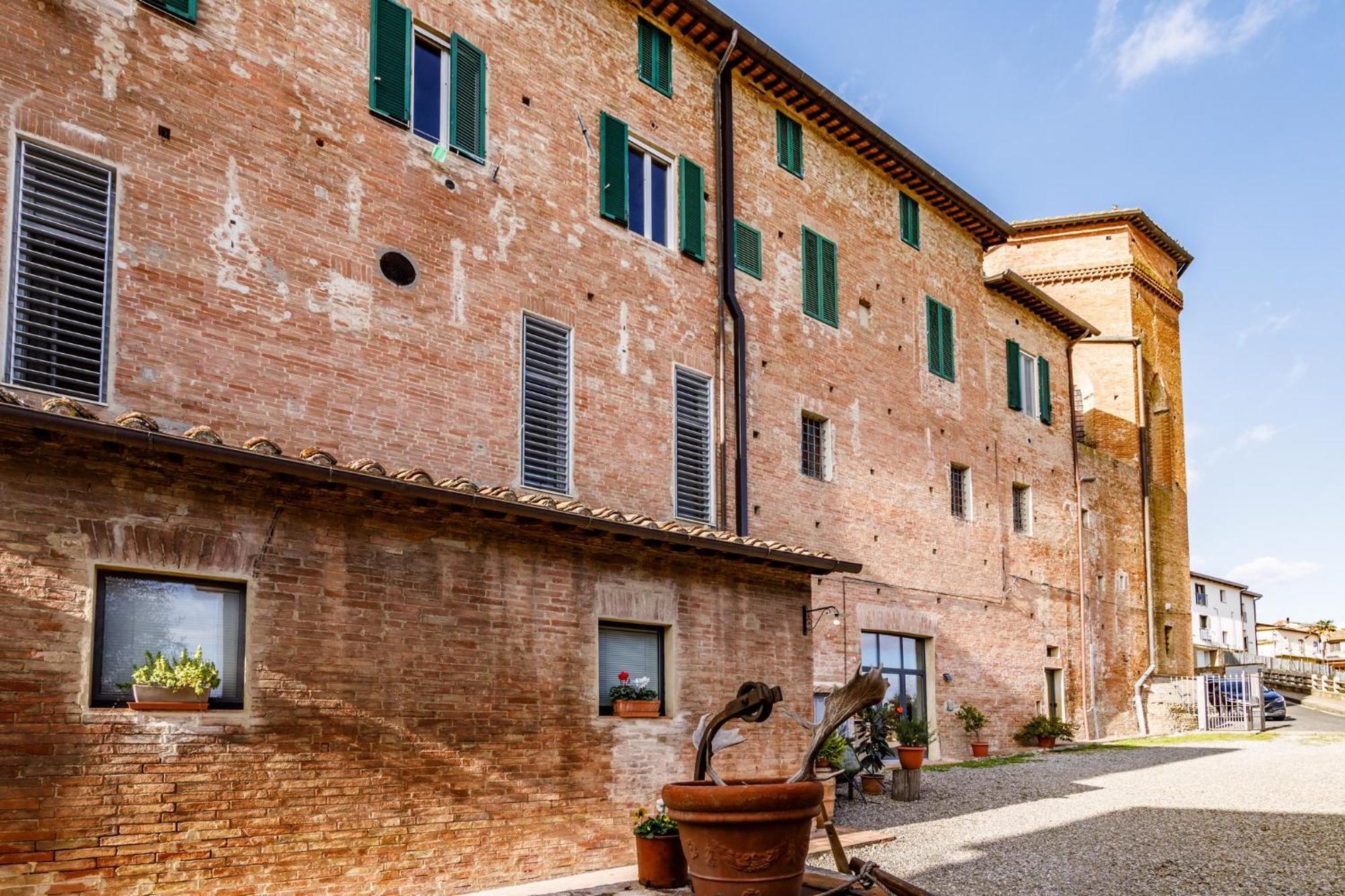 Porta Romana Elegant Apartments With Private Parking! Siena Eksteriør bilde