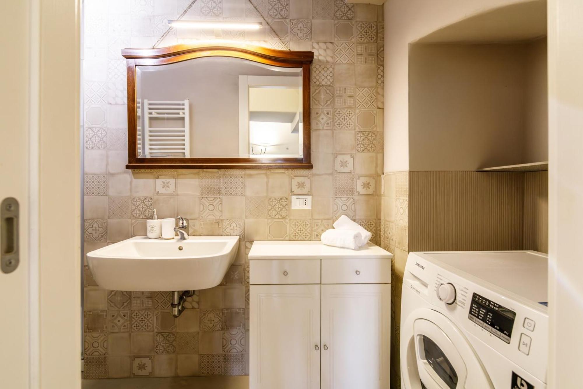Porta Romana Elegant Apartments With Private Parking! Siena Eksteriør bilde